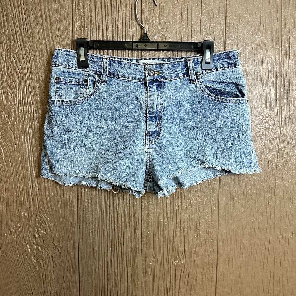 Vintage‎ Levi's Shorts Misses Size 12 Denim Blue Jean Shorts Light Wash Raw Hem
